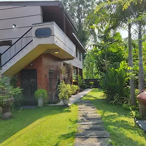 Edwin's Airport Garden Negombo