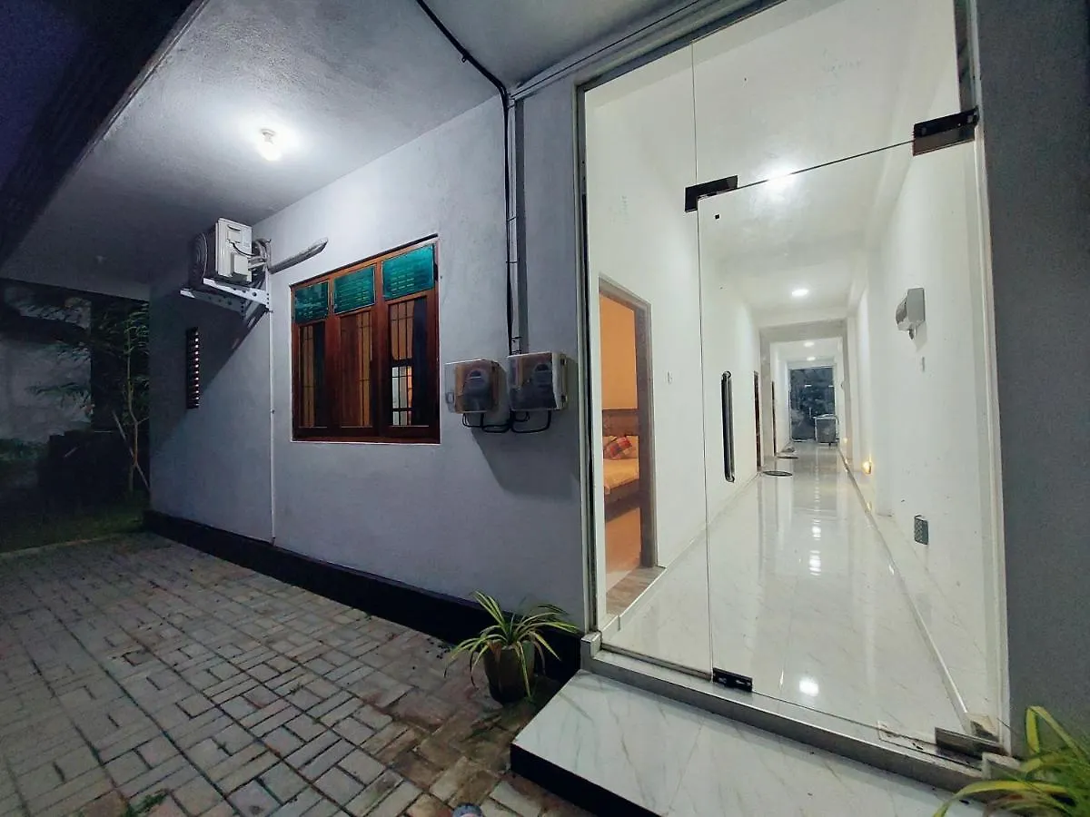 Lavender Villa Negombo 0*,